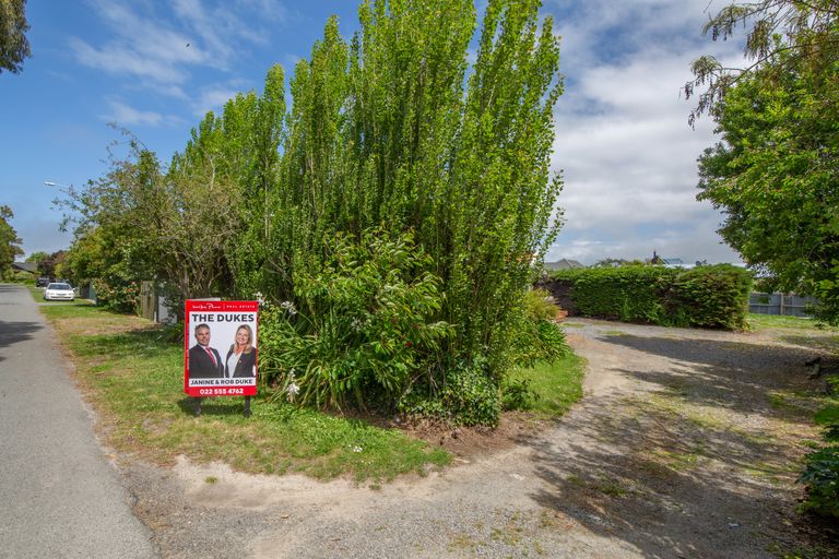 Photo of property in 16 Penfold Square, Leithfield, 7481