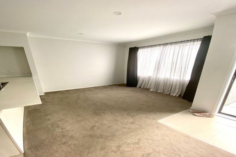 Photo of property in 5 Pukewhero Rise, Westgate, Auckland, 0614