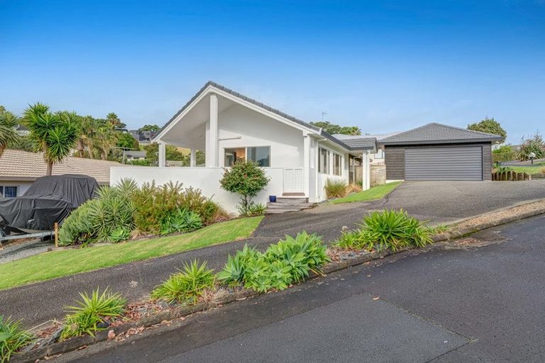 Photo of property in 11 Kestrel Heights, Arkles Bay, Whangaparaoa, 0932