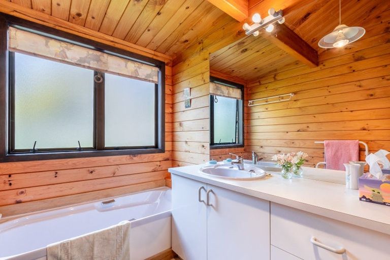 Photo of property in 42a Moana Road, Paraparaumu, 5032