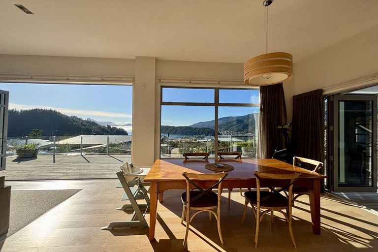 Photo of property in 33 Harbour View Heights, Picton, 7220