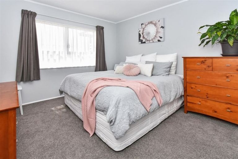 Photo of property in 17 Mellsop Avenue, Waiuku, 2123