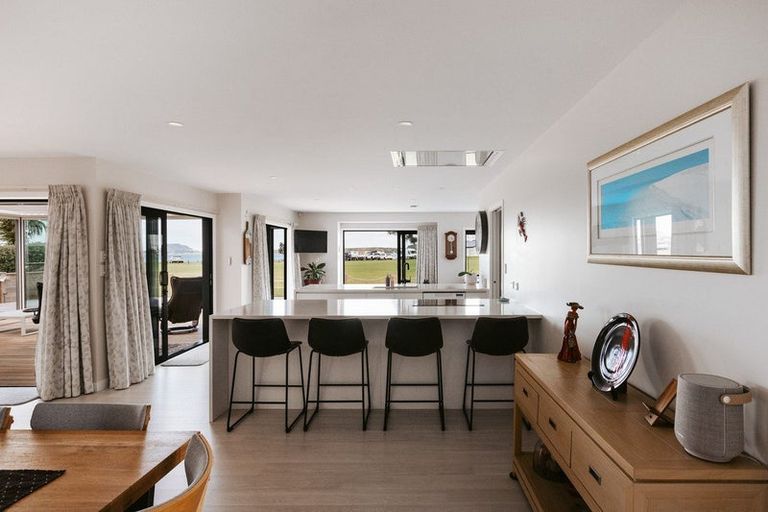 Photo of property in 26 Harbour View Road, Omokoroa, 3114