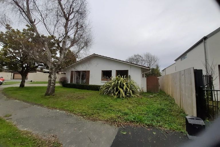 Photo of property in 28 Newbridge Place, Ilam, Christchurch, 8041