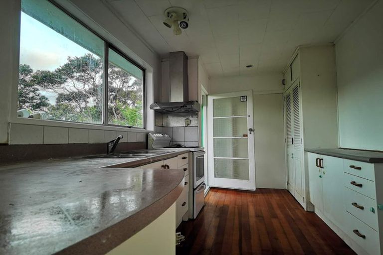 Photo of property in 38 Easton Park Parade, Glenfield, Auckland, 0629