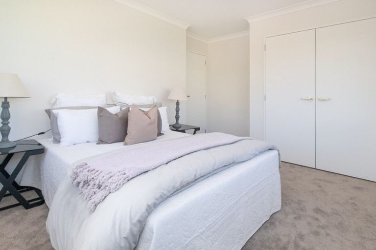 Photo of property in 104 Arran Point Parade, Orewa, 0931