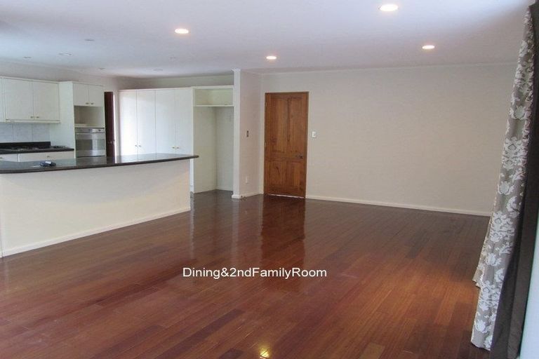 Photo of property in 8 Carrowmore, Pinehill, Auckland, 0632