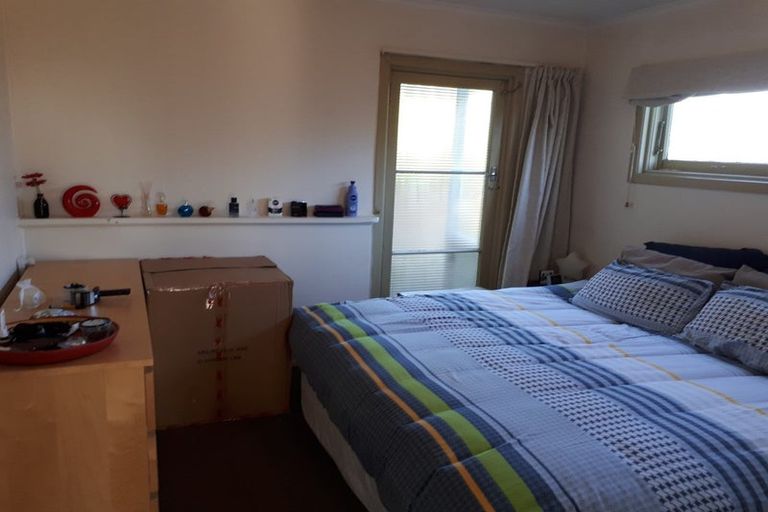 Photo of property in 76 Mellons Bay Road, Mellons Bay, Auckland, 2014