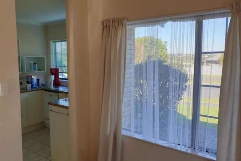 Photo of property in 11 Sandwick Drive, Weymouth, Auckland, 2103
