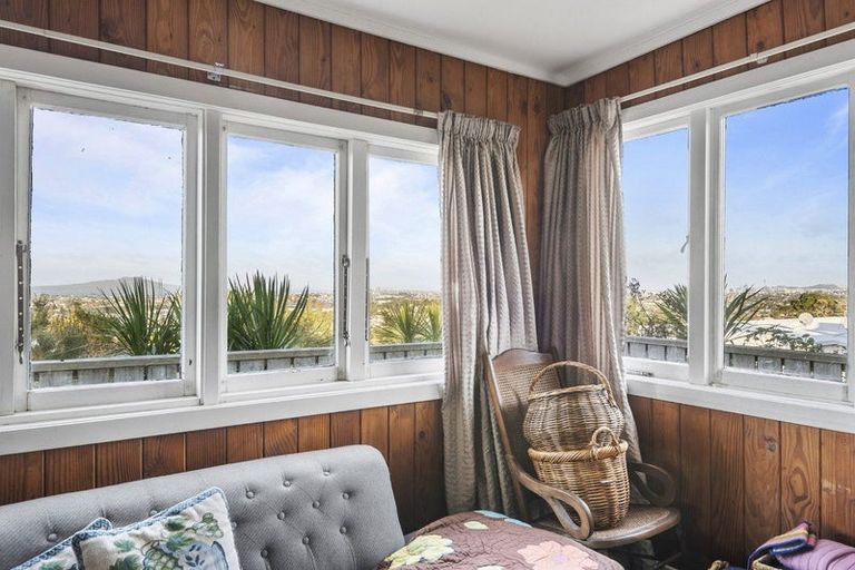 Photo of property in 29 Sunset Road, Totara Vale, Auckland, 0632