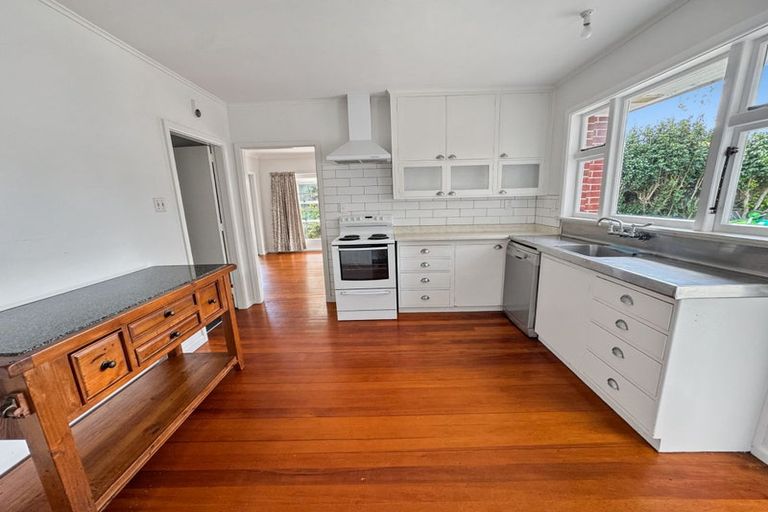 Photo of property in 33 Joyce Crescent, Ilam, Christchurch, 8041