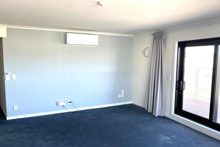 Photo of property in Endeavour Apartments, 4/125 Thorndon Quay, Pipitea, Wellington, 6011