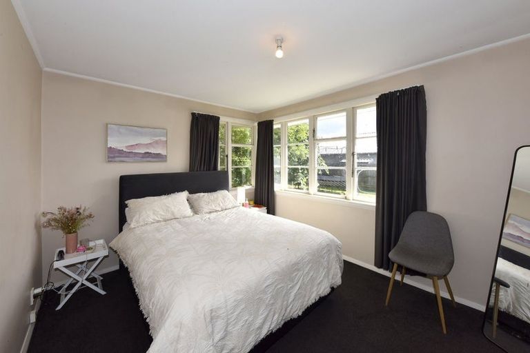 Photo of property in 1/15 Defoe Place, Waltham, Christchurch, 8023