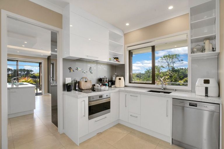 Photo of property in 236 Whitford Road, Shamrock Park, Howick, 2571