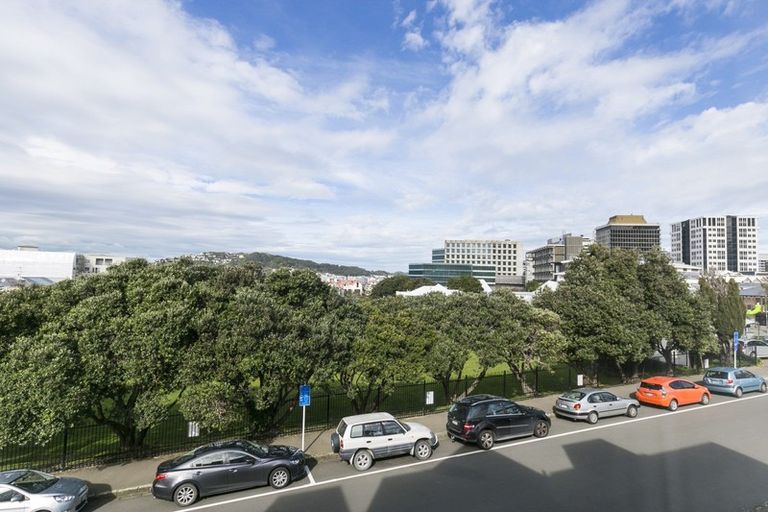 Photo of property in The Villas, 7/33 Hobson Street, Thorndon, Wellington, 6011