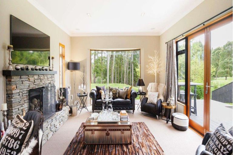 Photo of property in 7 Titirangi Drive, Fitzherbert, Palmerston North, 4471