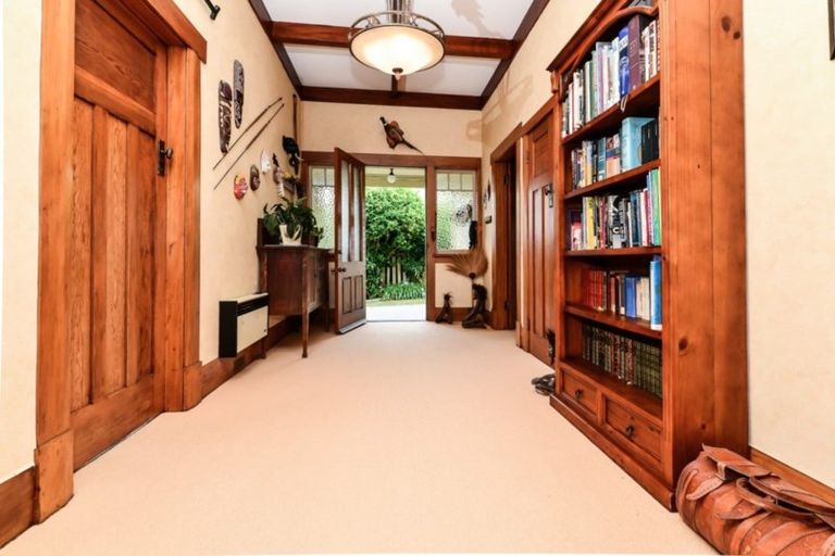 Photo of property in 1 Oakley Avenue, Claudelands, Hamilton, 3214