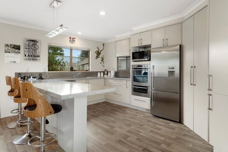 Photo of property in 14 Cloverlea Walk, Welcome Bay, Tauranga, 3112