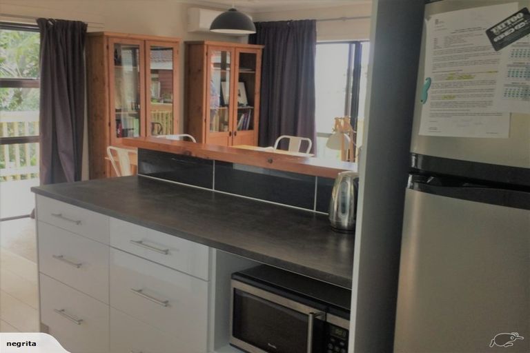 Photo of property in 1/70 William Bayes Place, Red Beach, 0932