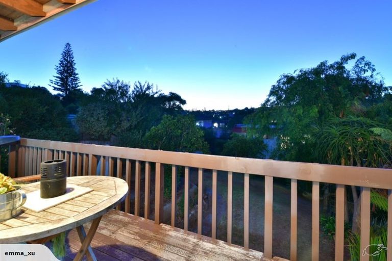 Photo of property in 5 Mayfair Crescent, Mairangi Bay, Auckland, 0630