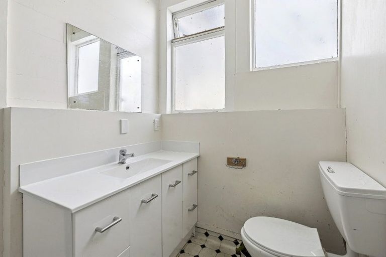 Photo of property in 195 The Terrace, Wellington Central, Wellington, 6011