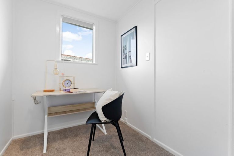 Photo of property in 9 Bay Street, Red Beach, 0932