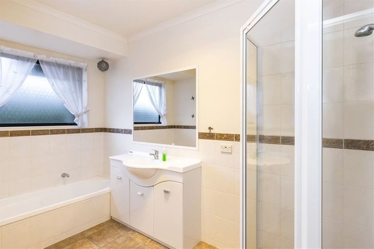 Photo of property in 21 Acacia Bay Road, Nukuhau, Taupo, 3330