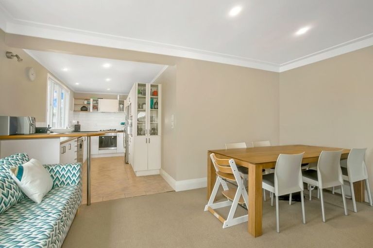 Photo of property in 23 Dignan Street, Point Chevalier, Auckland, 1022