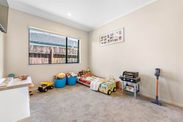 Photo of property in 285 Hobsonville Road, Hobsonville, Auckland, 0618