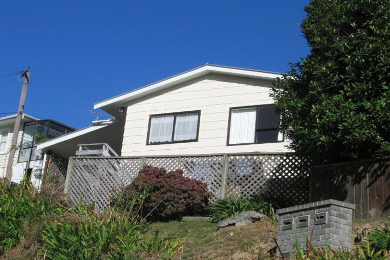 Photo of property in 60 Collins Avenue, Tawa, Wellington, 5028