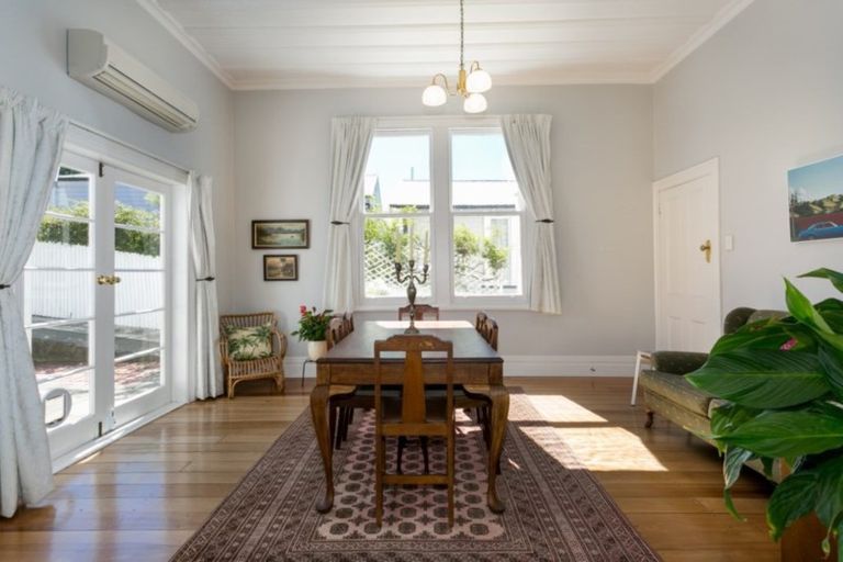 Photo of property in 11 Colenso Avenue, Hospital Hill, Napier, 4110