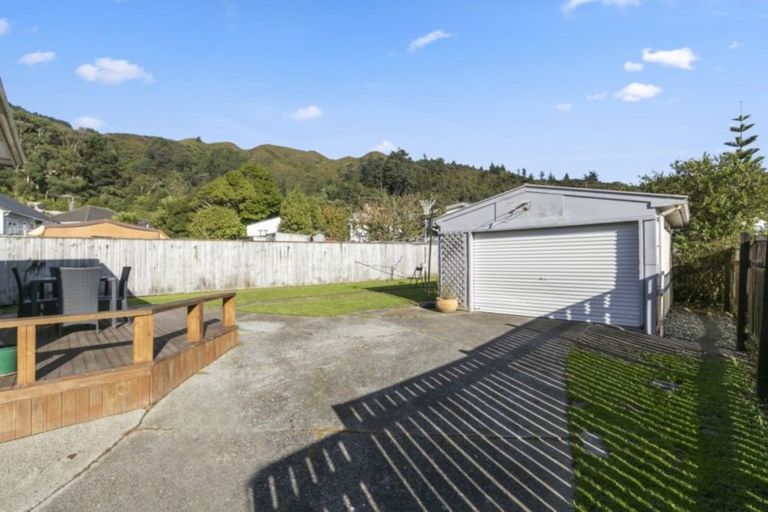 Photo of property in 16 Cleland Crescent, Naenae, Lower Hutt, 5011