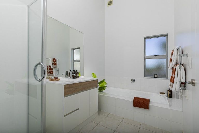 Photo of property in 21/40 Scarlet Oak Drive, Schnapper Rock, Auckland, 0632