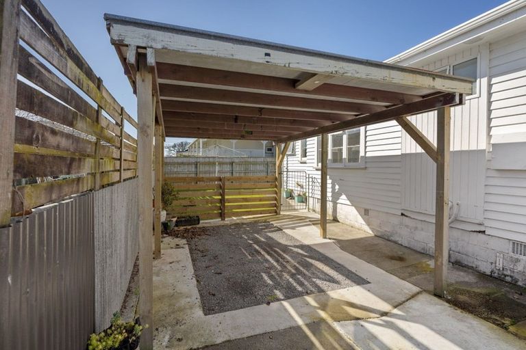 Photo of property in 35a Kent Street, Levin, 5510