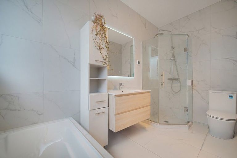 Photo of property in 6 Joseph Kokich Avenue, Swanson, Auckland, 0614