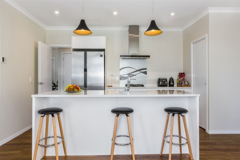 Photo of property in 24 Frances Brown Avenue, Aotea, Porirua, 5024