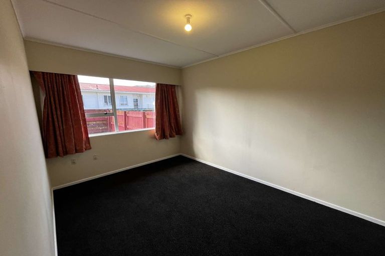 Photo of property in 293a Wellington Road, Wainuiomata, Lower Hutt, 5014