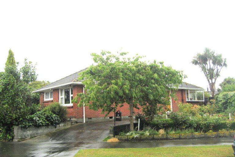 Photo of property in 9 Cheam Street, Dallington, Christchurch, 8061