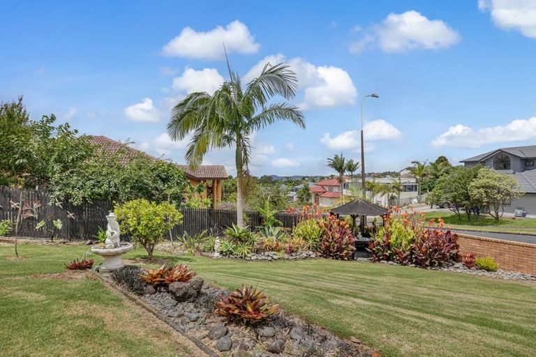 Photo of property in 19 Belleaire Court, West Harbour, Auckland, 0618