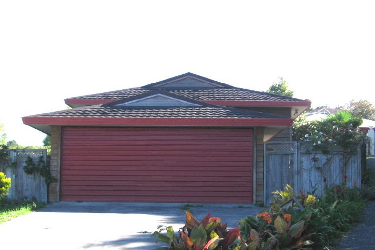 Photo of property in 37 Kiteroa Terrace, Rothesay Bay, Auckland, 0630