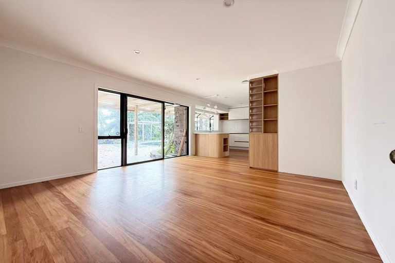 Photo of property in 322 Point View Drive, Dannemora, Auckland, 2016