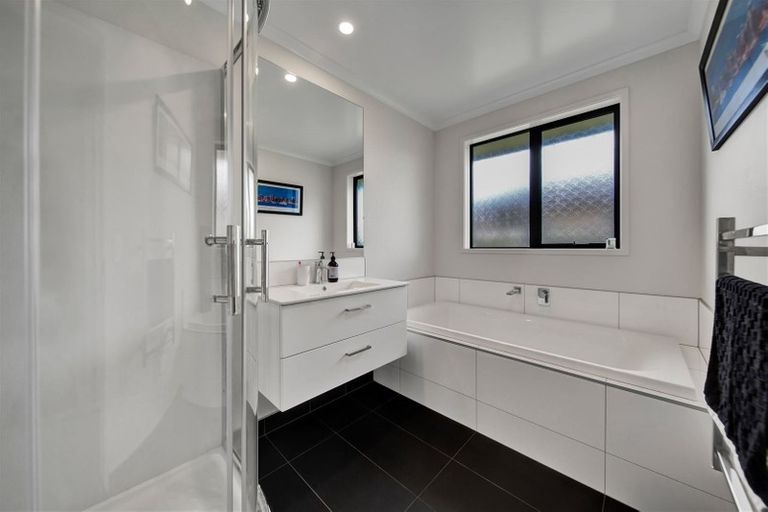 Photo of property in 3 Roy Johns Way, Bell Block, New Plymouth, 4312