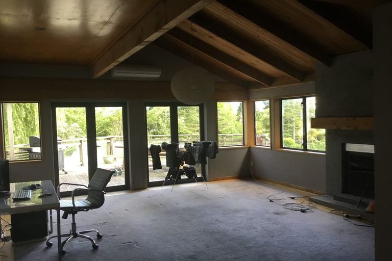 Photo of property in 1049 Scenic Drive North, Swanson, Auckland, 0816