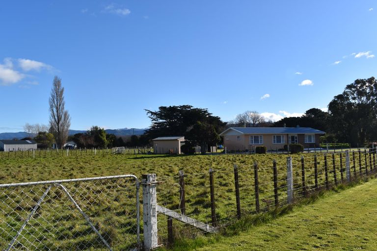 Photo of property in 37 Chester Road, Clareville, Carterton, 5791