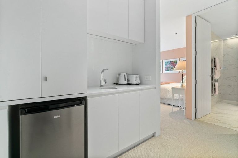 Photo of property in 12 Bay Rise, Wanaka, 9305