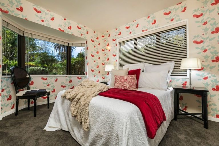 Photo of property in 1 The Knoll, Greenhithe, Auckland, 0632