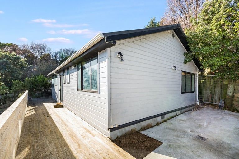Photo of property in 10 Hereford Street, Cannons Creek, Porirua, 5024