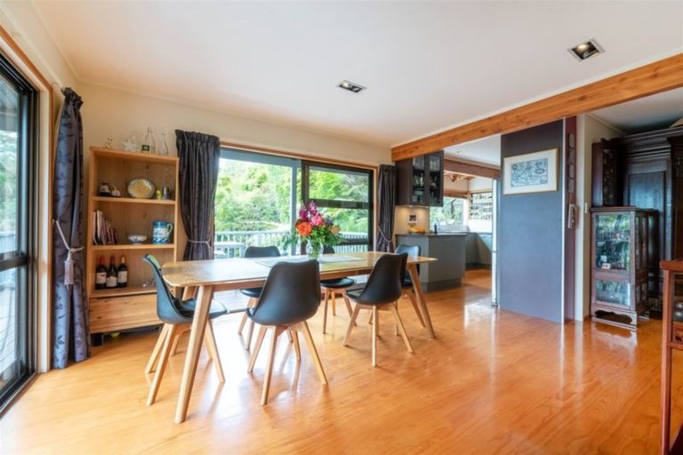 Photo of property in 227a Golf Road, Titirangi, Auckland, 0604