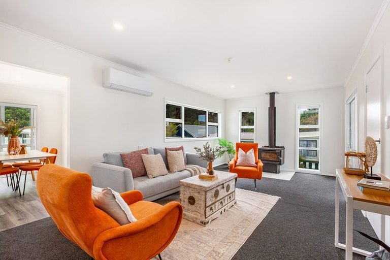 Photo of property in 52 Lees Grove, Wainuiomata, Lower Hutt, 5014