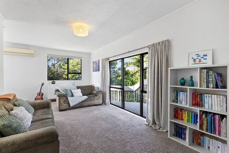 Photo of property in 15 Abilene Crescent, Churton Park, Wellington, 6037